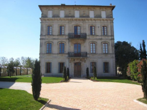 Гостиница Chateau Du Comte  Жинестас
